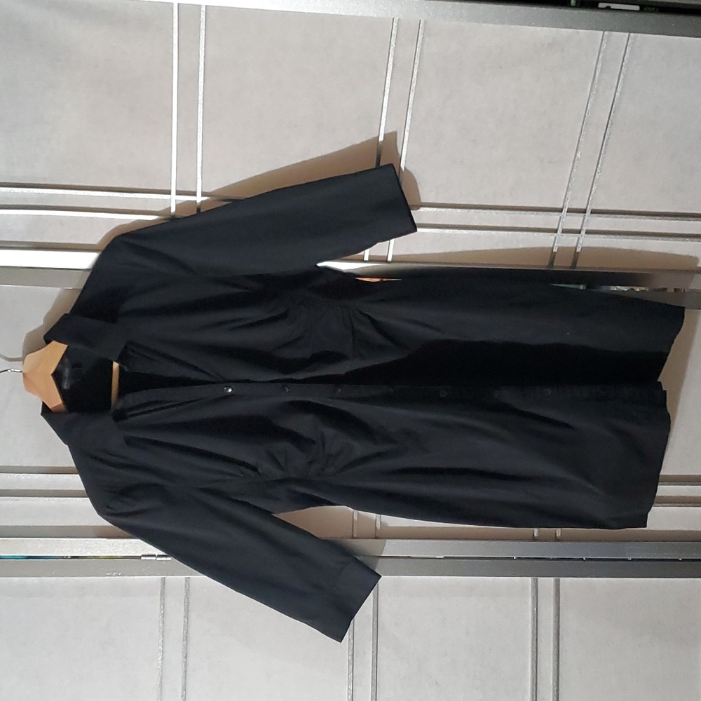 Little black dress 👗 🖤  Button-up dress from Express size 12